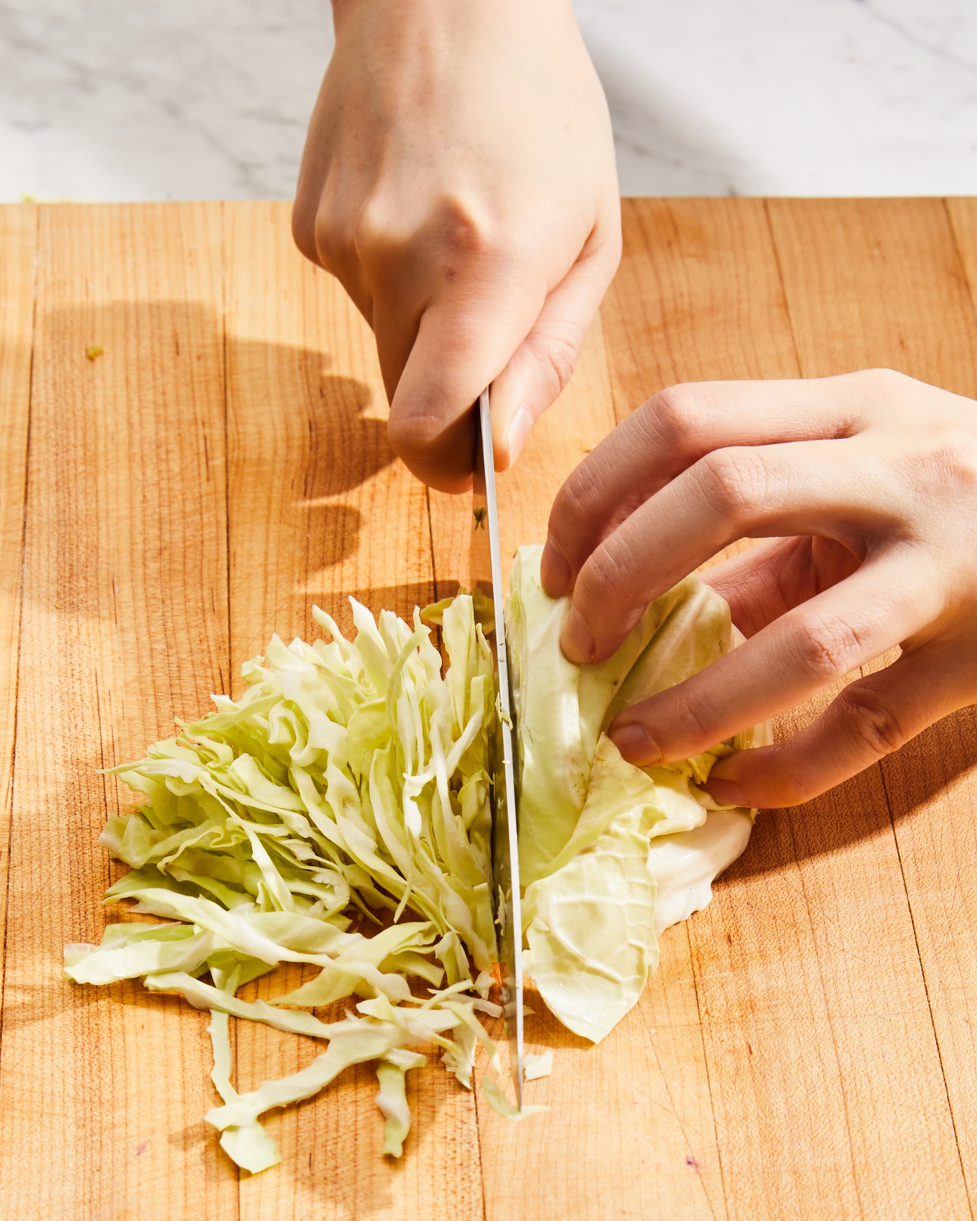 Smart Ways to Shred Cabbage for Delicious Salads in 2025