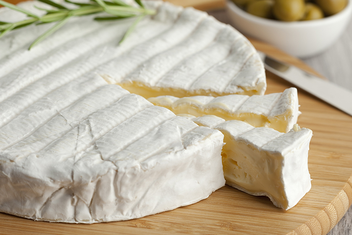 Essential Guide to How to Eat Brie Cheese Like a Pro in 2025